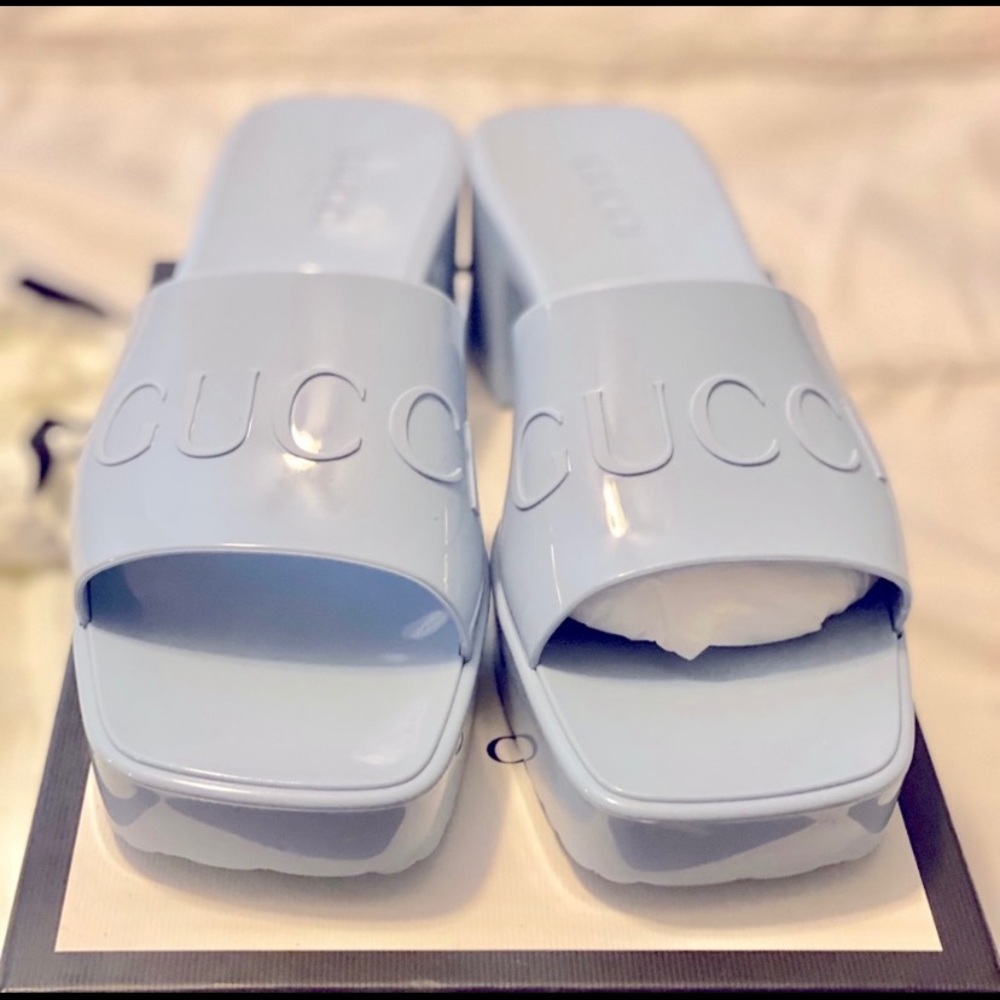 Gucci women rubber slide